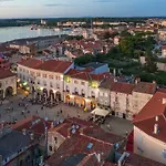 Forum 2 Póla